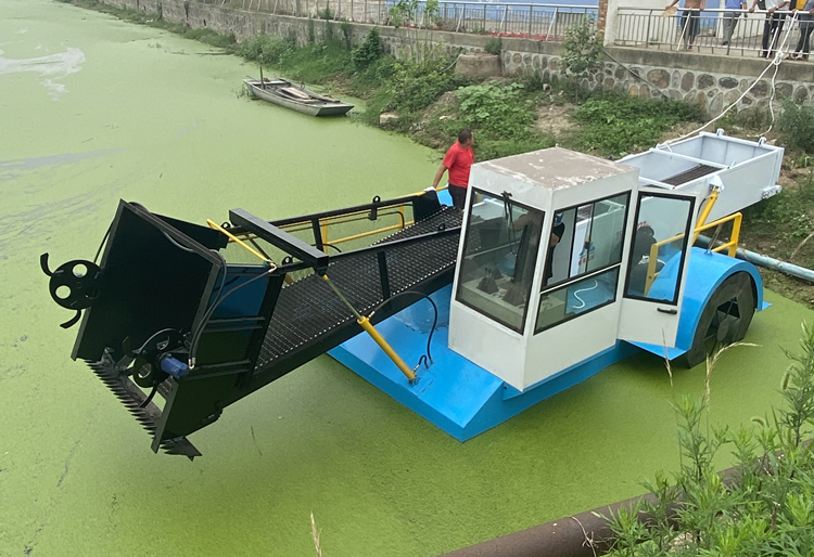 點擊查看詳細信息<br>标題：小型全自動割草船 閱讀次數：7125
